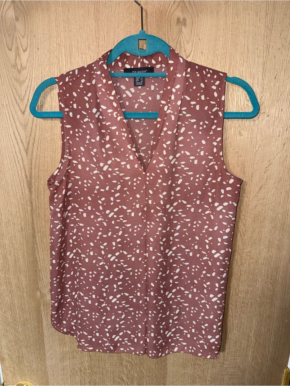 Primark Dusty Rose Sleeveless V-Neck Camisole with White Confetti Print size 2